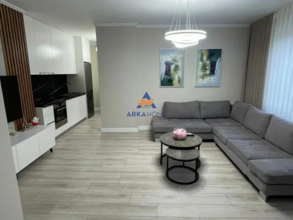 Tirane, jepet me qera apartament 1+1+Ballkon Kati 4, 75 m² 900 € 