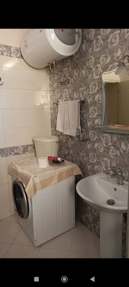 Tirane, jepet me qera apartament 2+1+Aneks+Ballkon Kati 7, 75 m² 600 € (ISH fusha aviacionit)