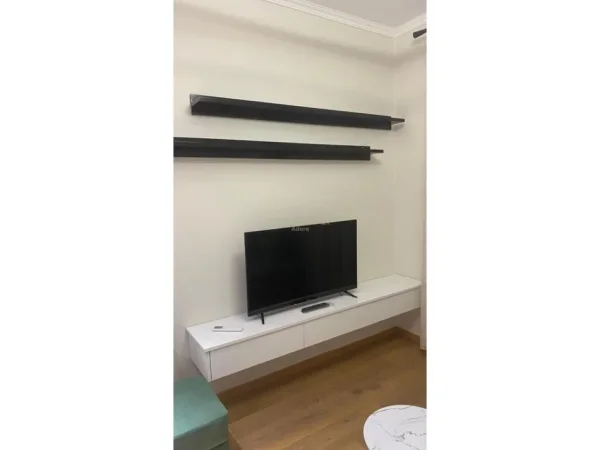 Tirane, jepet me qera apartament 1+1 Kati 1, 60 m² 650 € (shkolla e kuqe)