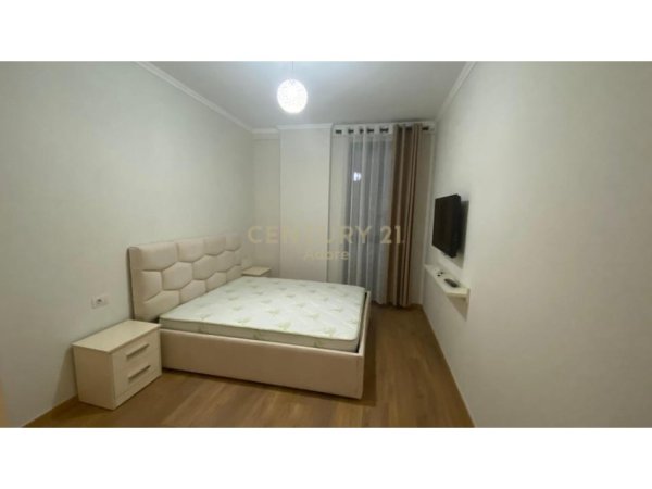 Tirane, jepet me qera apartament 1+1 Kati 1, 60 m² 650 € (shkolla e kuqe)