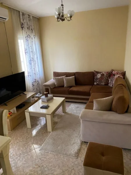 Tirane, jepet me qera apartament 1+1 Kati 6, 75 m² 600 € (square 21)