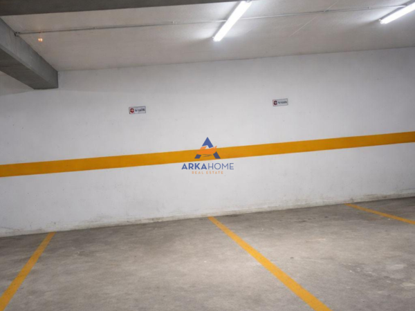 Tirane, shitet garazh | post parkimi Kati 0, 145 m² 