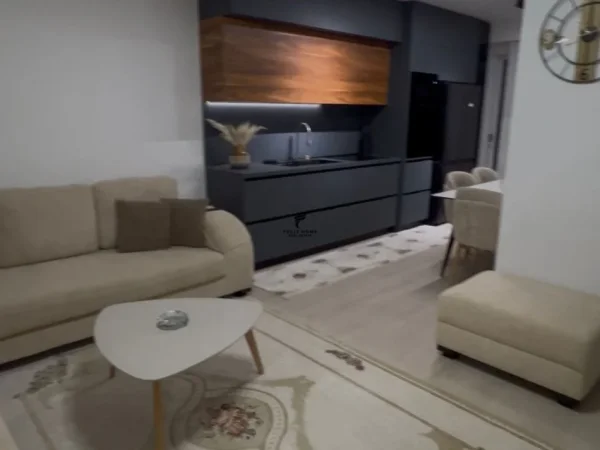 Tirane, jepet me qera 2+1 Kati 3, 100 m² 80.000 € (BRRYLI)