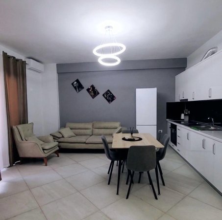 Tirane, jepet me qera apartament 2+1 Kati 3, 94 m² 450 € (don bosko)