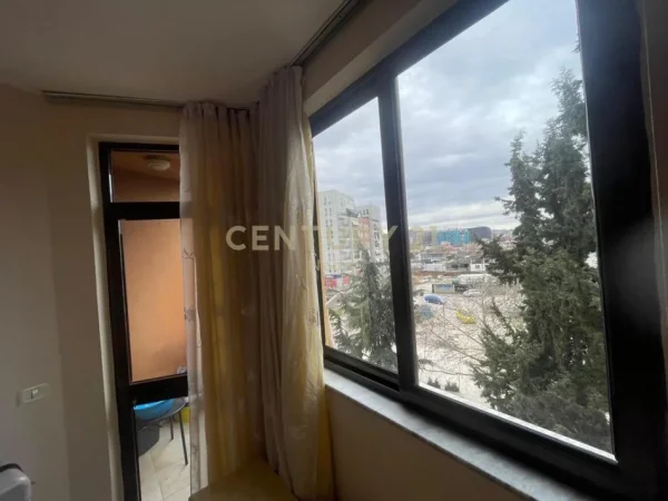 Tirane, jepet me qera apartament 2+1 Kati 4, 84 m² 520 € (ish fusha aviacionit)