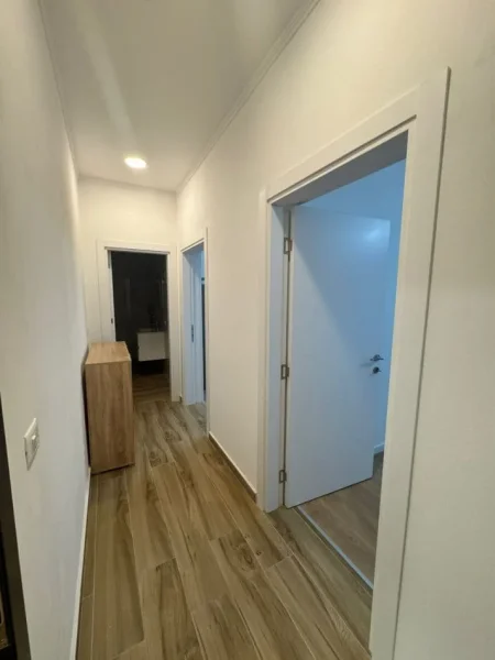 Tirane, jepet me qera Vile 1+1 Kati 1, 80 m² 414 € (Rruga Islam Rusi)
