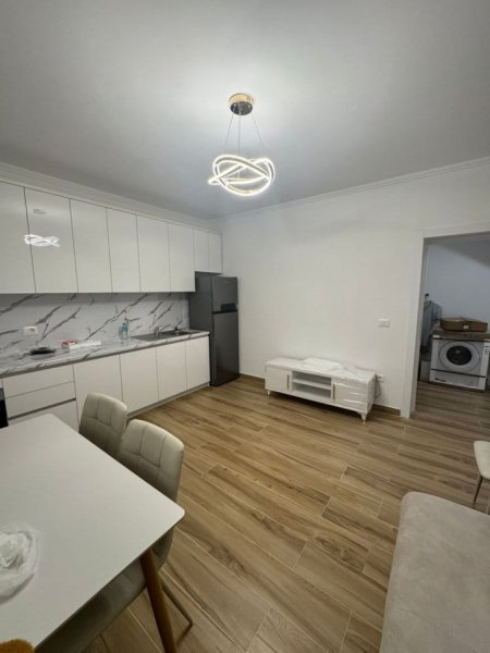 Tirane, jepet me qera Vile 1+1 Kati 1, 80 m² 414 € (Rruga Islam Rusi)