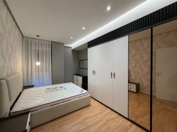 Tirane, jepet me qera apartament 2+1 Kati 3, 90 m² 1.100 € (9-Kateshet)