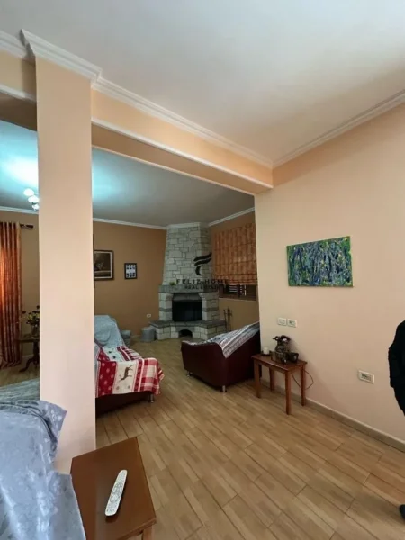 Tirane, shitet Vile 3 Katshe , 228 m² 360.000 € (PORCELAN)