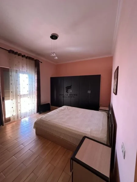 Tirane, shitet Vile 3 Katshe , 228 m² 360.000 € (PORCELAN)
