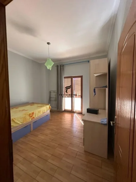 Tirane, shitet Vile 3 Katshe , 228 m² 360.000 € (PORCELAN)