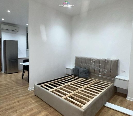 Tirane, jepet me qera garsonier 1+1 Kati 1, 50 m² 650 € (Rruga e Barrikadave)