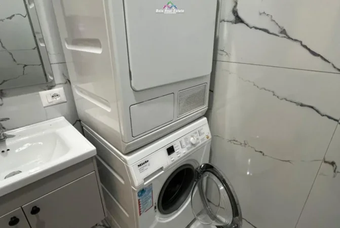 Tirane, jepet me qera garsonier 1+1 Kati 1, 50 m² 600 € (Rruga e Barrikadave)