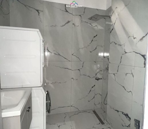 Tirane, jepet me qera garsonier 1+1 Kati 1, 50 m² 650 € (Rruga e Barrikadave)