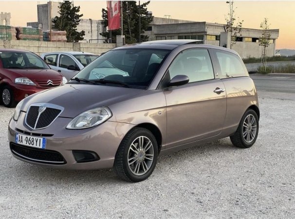 Tirane, shitet makine OKAZION LANACIA YPSILON 1.4 BENZIN GAZ Benzin+Gaz, manuale