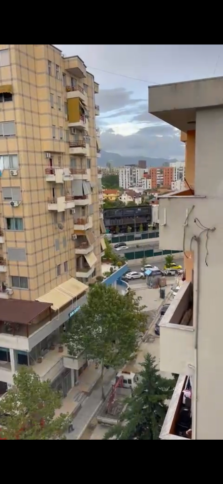 Tirane, jepet me qera apartament 1+1 , 58 m² 400 € (Astir mbrapa bar artistit)