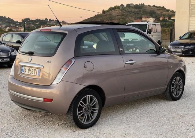 Tirane, shitet makine OKAZION LANACIA YPSILON 1.4 BENZIN GAZ Benzin+Gaz, manuale