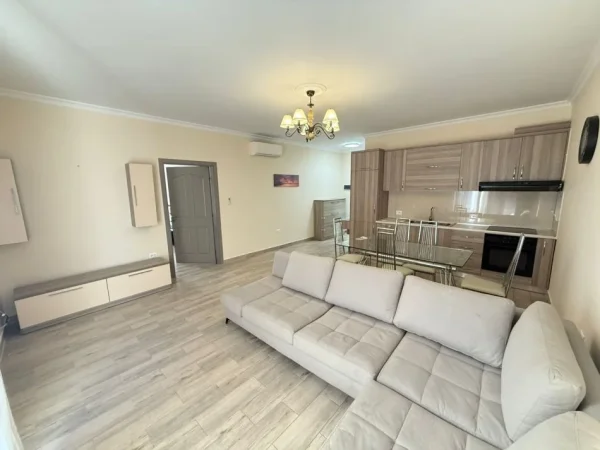 Tirane, jepet me qera apartament 1+1 Kati 1, 70 m² 550 € (Rruga e Dibres)