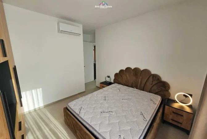 Tirane, jepet me qera apartament 2+1 Kati 2, 100 m² 1.300 € (Liqeni i thate)