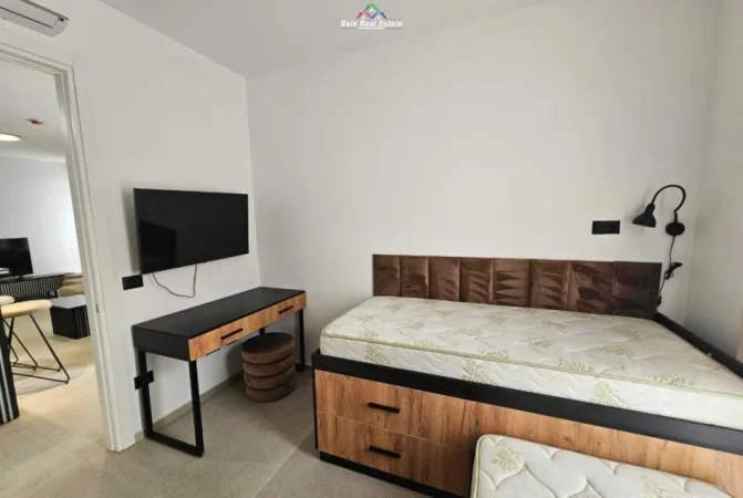 Tirane, jepet me qera apartament 2+1 Kati 2, 100 m² 1.300 € (Liqeni i thate)