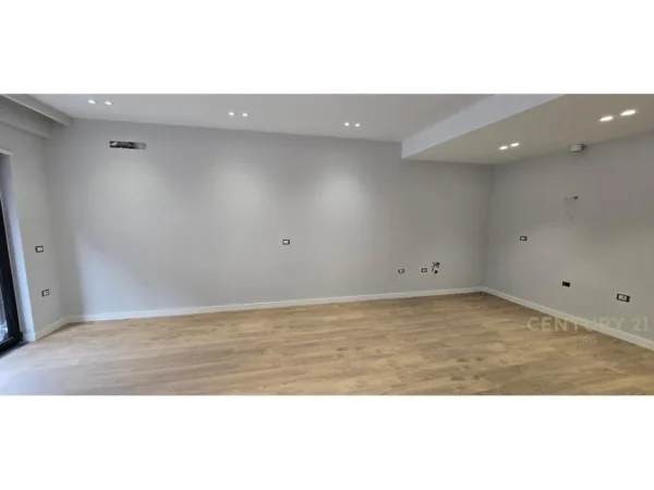 Tirane, shitet apartament 1+1 Kati 1, 76 m² 137.000 € (Kodra e Diellit)