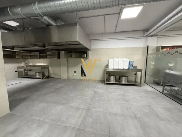 Tirane, jepet me qera magazine Kati 0, 1.200 m² 6.000 € (KTHESA E KAMZES)