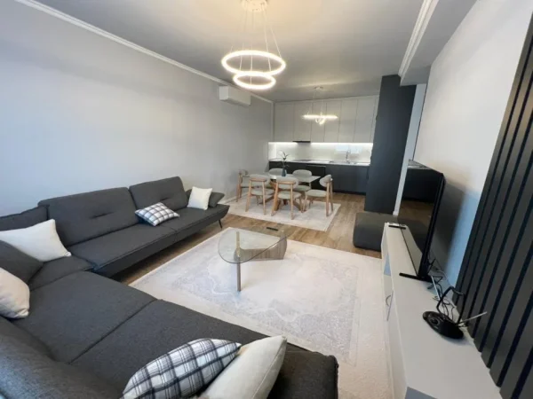 Tirane, jepet me qera apartament 2+1 Kati 3, 120 m² 1.500 € (Liqeni i thate)