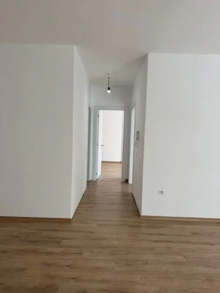 Tirane, shitet apartament 2+1+Aneks+Ballkon Kati 2, 113 m² 191.200 € 