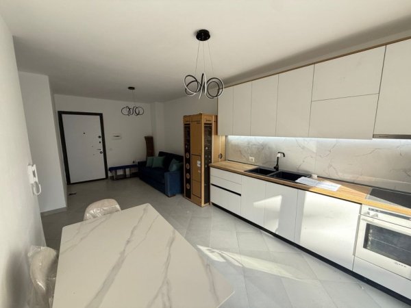 Tirane, jepet me qera apartament 1+1 Kati 1, 52 m² 510 € (RRuga e Dibres)