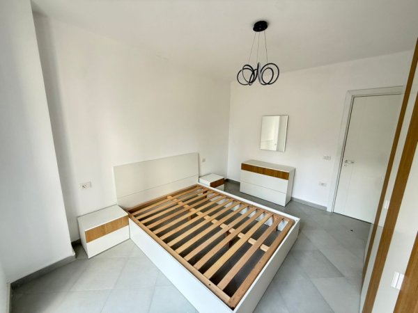 Tirane, jepet me qera apartament 1+1 Kati 1, 52 m² 510 € (RRuga e Dibres)