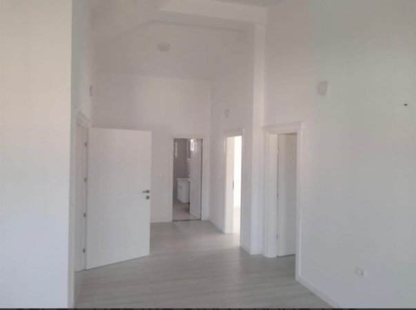 Tirane, jepet me qera Vile 3 Katshe Kati 3, 502 m² 2.000 € (teg)