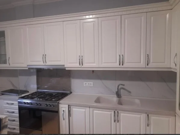 Tirane, jepet me qera Vile 3 Katshe Kati 3, 502 m² 2.000 € (teg)