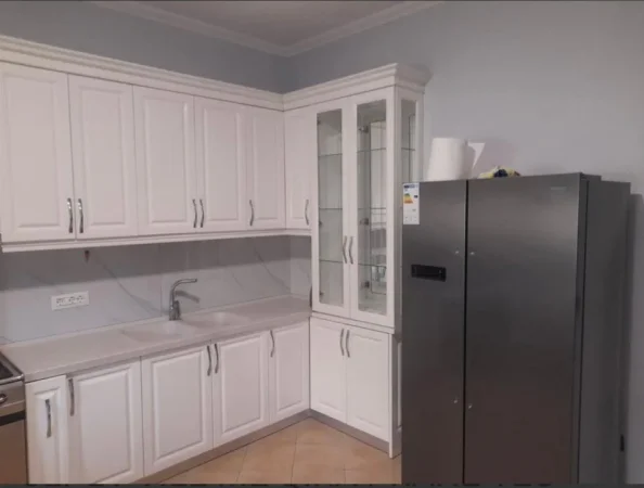 Tirane, jepet me qera Vile 3 Katshe Kati 3, 502 m² 2.000 € (teg)