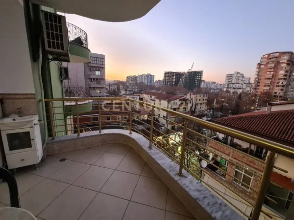 jepet me qera apartament 2+1 Kati 6, 115 m² 800 € (Ish Bllok,Prane Restorant Juvenilja)