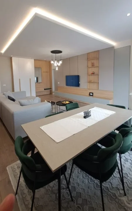 Tirane, jepet me qera apartament 3+1 , 140 m² 1.500 € 