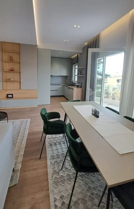 Tirane, jepet me qera apartament 3+1 , 140 m² 1.500 € 
