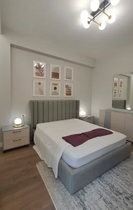 Tirane, jepet me qera apartament 3+1 , 140 m² 1.500 € 