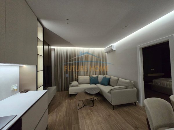 Tirane, jepet me qera apartament 2+1+Ballkon , 104 m² (Golden Tower Residence)