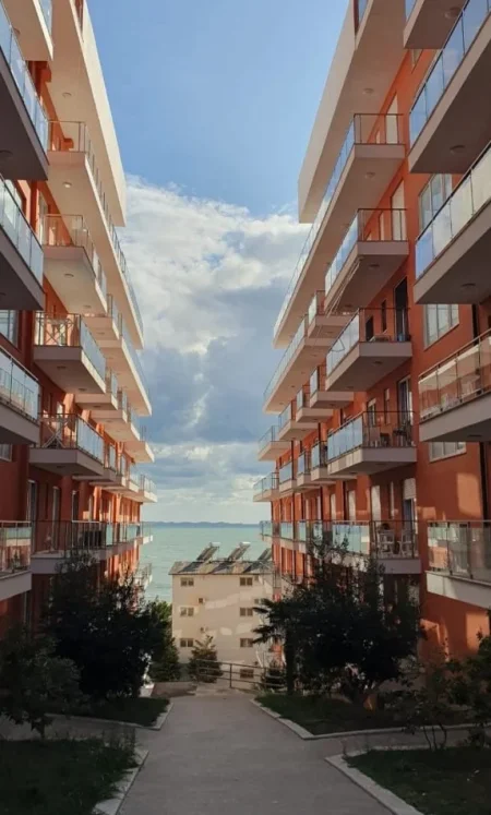 Tirane, shitet apartament 1+1 , 69 m² 117.000 € 