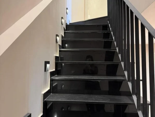 Tirane, shitet apartament , 170 m² 489.000 € 