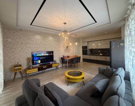 Tirane, jepet me qera apartament 2+1 , 90 m² 1.100 € 