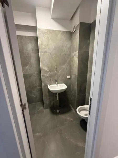 Tirane, jepet me qera apartament 2+1 Kati 8, 82 m² 520 € (rruga dibres)