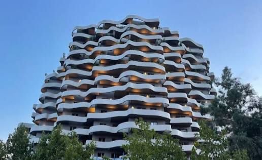 Tirane, jepet me qera apartament 1+1+Ballkon Kati 6, 150 m² 2.000 € (Lion Park 1)