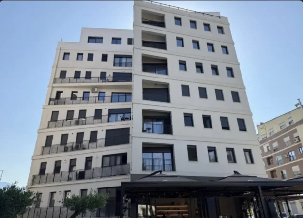 Tirane, shitet apartament 1+1+Ballkon , 78 m² 180.000 € (Hotel Radisson, Liqeni i Thate, Tirane)