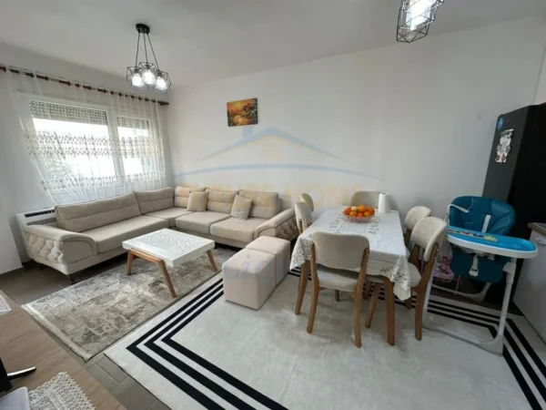 Tirane, shitet apartament 2+1+Ballkon Kati 0, 92 m² 140.000 € (Unaza e Re)