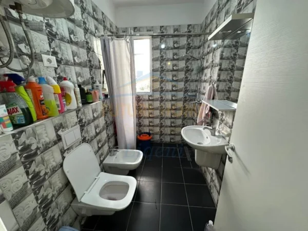 Tirane, shitet apartament 2+1+Ballkon Kati 0, 92 m² 140.000 € (Unaza e Re)