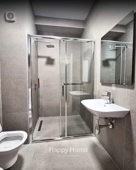 Tirane, jepet me qera apartament 2+1+Ballkon , 750 € 