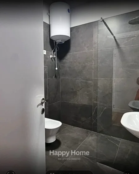 Tirane, jepet me qera apartament 2+1+Ballkon , 750 € 