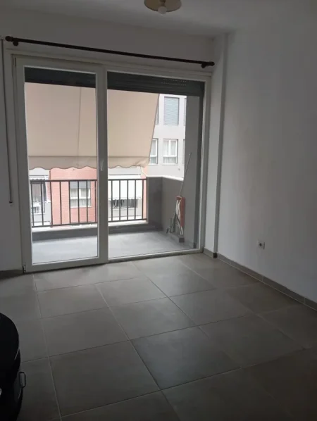 Tirane, jepet me qera 2+1+Aneks+Ballkon Kati 4, 101 m² 500 € (Rruga dervish luzha)