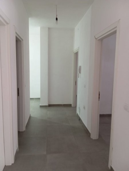 Tirane, jepet me qera 2+1+Aneks+Ballkon Kati 4, 101 m² 500 € (Rruga dervish luzha)
